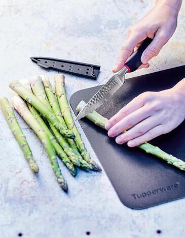 Tupperware Tagliere Flex Flexible Schneidunterlage -man kann Seiten hochbiegen und das Geschnittene sicher in einen Top oder Behälter geben