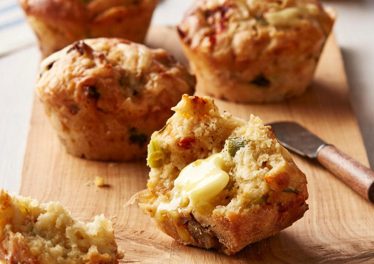 Tupperware -Getrocknete Tomaten und Zwiebel Muffins