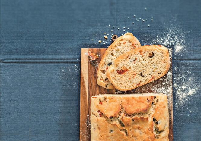 Tupperware Pain aux olives et tomates séchées 