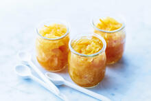 Compote di mele, arancie e caramello