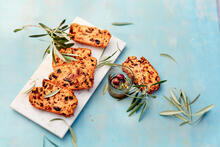 Cake ai pomodori secchi ed olive